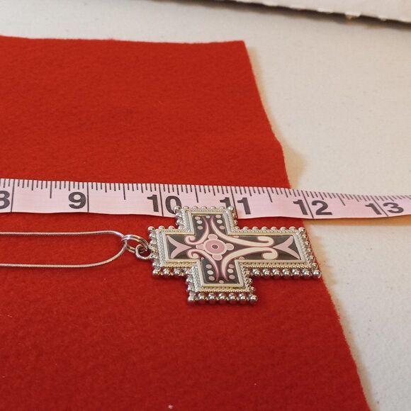 Lia Sophia Cross Pendant Silver Tone Metal Necklace Cottagecore Grandmacore - Picture 3 of 4